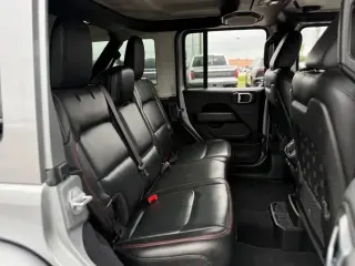Jeep Wrangler Unlimited 2018 4x4 Rubicon 4p SUV (lanzamiento a mitad de año)