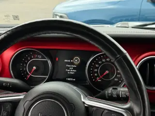 Jeep Wrangler Unlimited 2018 4x4 Rubicon 4p SUV (lanzamiento a mitad de año)