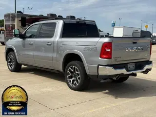 Ram 1500 2025 4x4 Laramie 4p Cabina Extendida 5.6 pies S Pickup