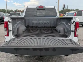 Ram 1500 2023 4x2 Lone Star 4p Cabina Completa de Tripulación 5.6 ft. SB Camioneta