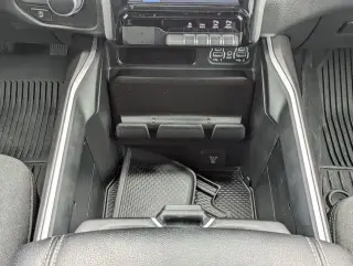 Ram 1500 2023 4x2 Lone Star 4p Cabina Completa de Tripulación 5.6 ft. SB Camioneta