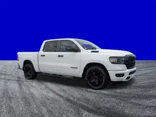 Ram 1500 2023 4x2 Lone Star 4p Cabina Completa de Tripulación 5.6 ft. SB Camioneta