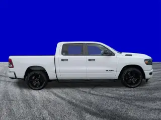 Ram 1500 2023 4x2 Lone Star 4p Cabina Completa de Tripulación 5.6 ft. SB Camioneta