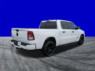 Ram 1500 2023 4x2 Lone Star 4p Cabina Completa de Tripulación 5.6 ft. SB Camioneta