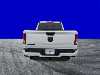 Ram 1500 2023 4x2 Lone Star 4p Cabina Completa de Tripulación 5.6 ft. SB Camioneta