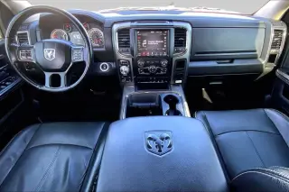 Ram 1500 2018 4x4 Night 4dr Crew Cab 5.5 ft. SB Camioneta