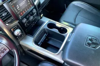 Ram 1500 2018 4x4 Night 4dr Crew Cab 5.5 ft. SB Camioneta