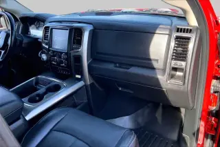 Ram 1500 2018 4x4 Night 4dr Crew Cab 5.5 ft. SB Camioneta