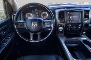 Ram 1500 2018 4x4 Night 4dr Crew Cab 5.5 ft. SB Camioneta