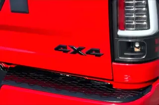 Ram 1500 2018 4x4 Night 4dr Crew Cab 5.5 ft. SB Camioneta