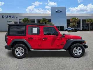 Jeep Wrangler Unlimited 2018 4x4 Sport 4dr SUV (lanzamiento a mitad de año)
