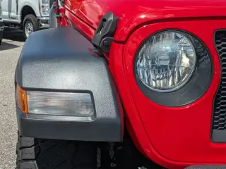 Jeep Wrangler Unlimited 2018 4x4 Sport 4dr SUV (lanzamiento a mitad de año)