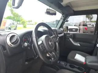 Jeep Wrangler Unlimited 2015 4x4 Altitude 4p SUV
