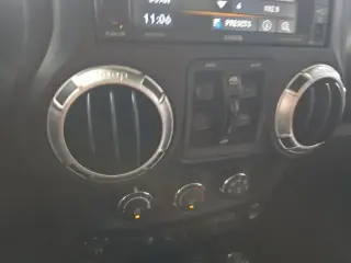 Jeep Wrangler Unlimited 2015 4x4 Altitude 4p SUV