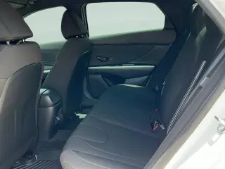 Sedán Hyundai ELANTRA 2025 SEL Sport de 4 puertas
