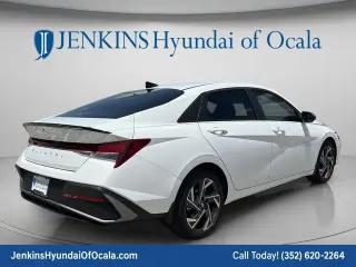 Sedán Hyundai ELANTRA 2025 SEL Sport de 4 puertas