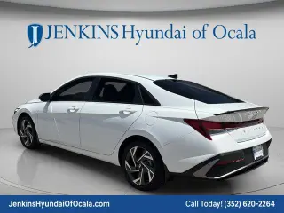 Sedán Hyundai ELANTRA 2025 SEL Sport de 4 puertas