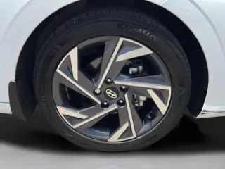 Sedán Hyundai ELANTRA 2025 SEL Sport de 4 puertas
