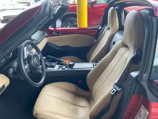Mazda MX-5 Miata RF 2019 Grand Touring Descapotable 2 puertas 6M