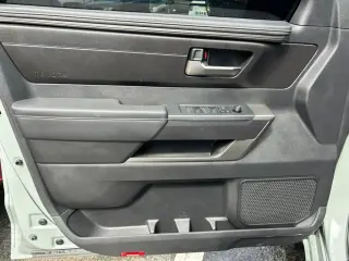 Toyota Tundra 2026 4x4 SR5 4 puertas CrewMax Cab Pickup SB