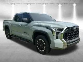 Toyota Tundra 2026 4x4 SR5 4 puertas CrewMax Cab Pickup SB