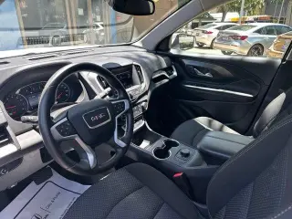 GMC Terrain SLE SUV de 4 puertas 2024