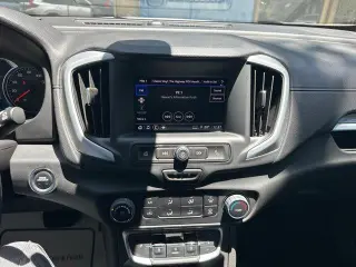 GMC Terrain SLE SUV de 4 puertas 2024