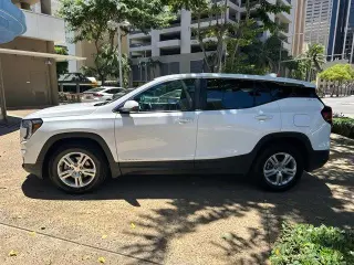 GMC Terrain SLE SUV de 4 puertas 2024