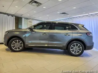 Lincoln Nautilus Standard SUV 4 puertas 2021