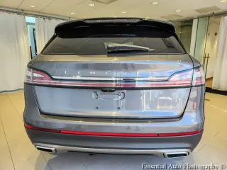 Lincoln Nautilus Standard SUV 4 puertas 2021