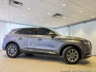 Lincoln Nautilus Standard SUV 4 puertas 2021