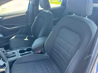 Volkswagen Jetta 2022 Sport Sedán de 4 puertas 8A