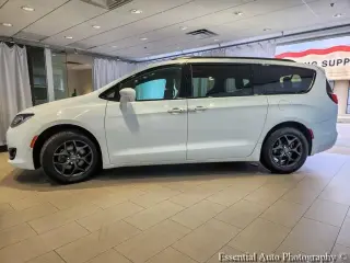 Chrysler Pacifica 2019 Touring L 35th Anniversary 4dr Mini-Van