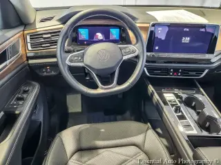 SUV Volkswagen Atlas 2025 AWD SE 4Motion de 4 puertas con tecnología