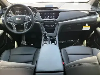 Cadillac XT5 Luxury SUV de 4 puertas 2025