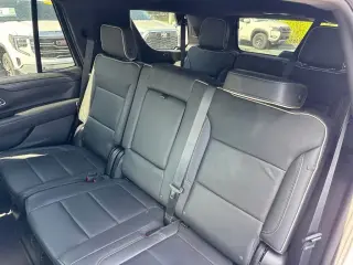 GMC Yukon 2024 4x2 SLT SUV de 4 puertas
