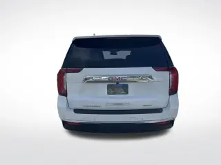 GMC Yukon 2024 4x2 SLT SUV de 4 puertas