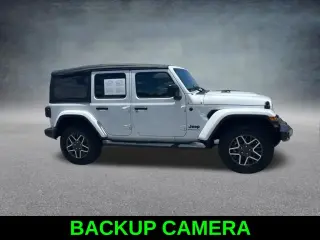 Jeep Wrangler 2025 4x4 Sahara SUV de 4 puertas