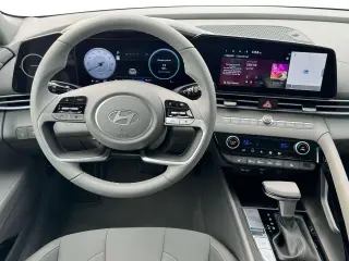 Hyundai ELANTRA 2025 SEL Confort 4p Sedan