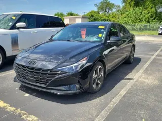 Hyundai ELANTRA 2023 SEL 4p Sedan