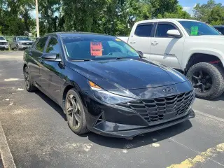 Hyundai ELANTRA 2023 SEL 4p Sedan