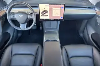Tesla Model Y 2023 AWD 4p Crossover