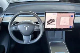 Tesla Model Y 2023 AWD 4p Crossover