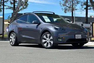 Tesla Model Y 2023 AWD 4p Crossover