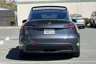 Tesla Model Y 2023 AWD 4p Crossover