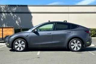 Tesla Model Y 2023 AWD 4p Crossover