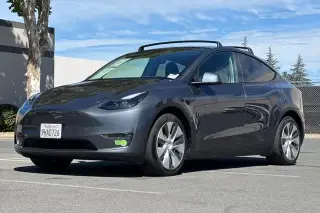 Tesla Model Y 2023 AWD 4p Crossover