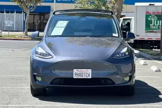 Tesla Model Y 2023 AWD 4p Crossover