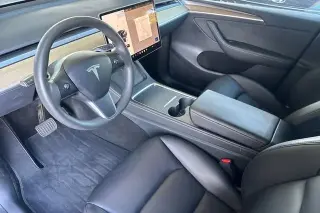Tesla Model Y 2023 AWD 4p Crossover