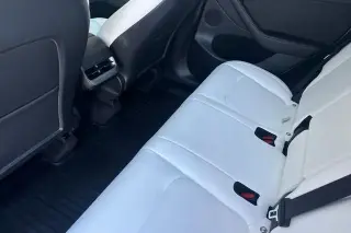 Tesla Model Y 2023 AWD Performance 4p Crossover